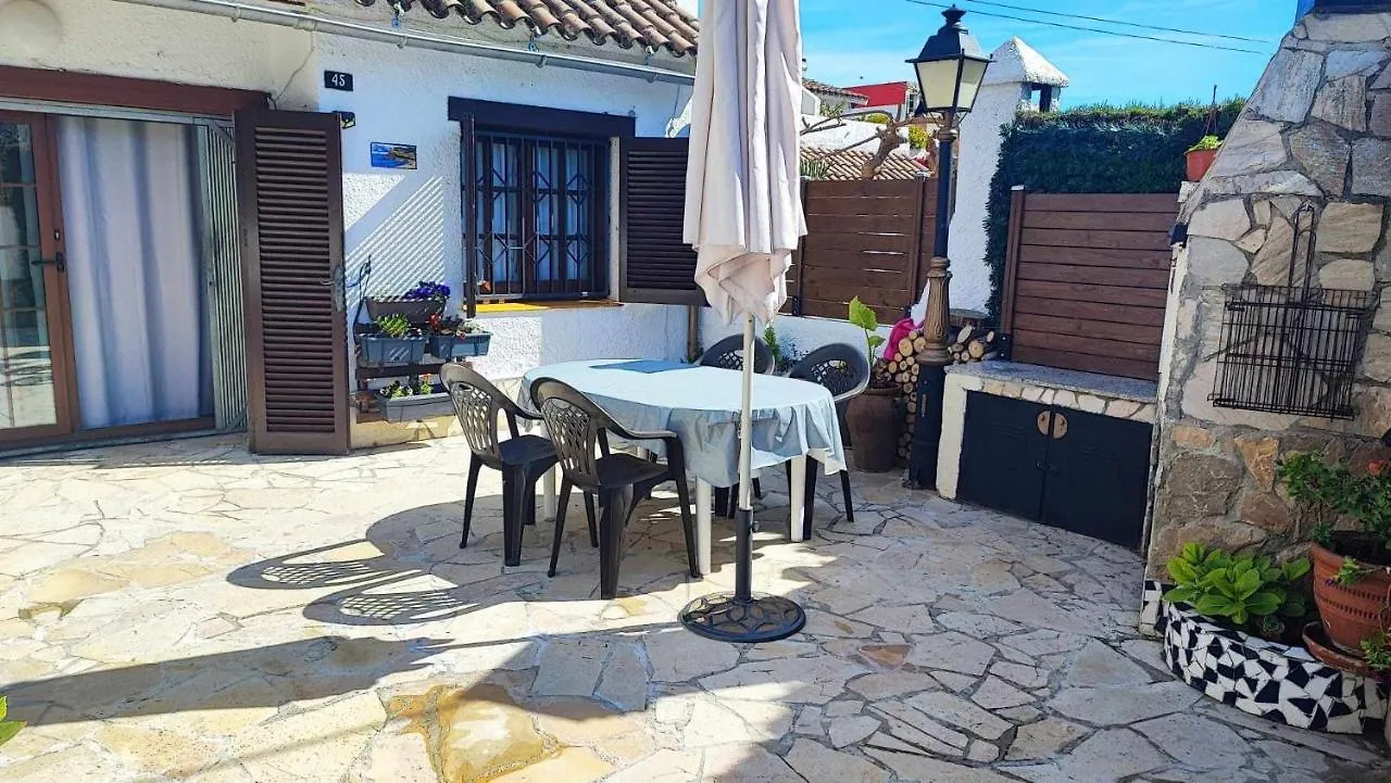 Casa Aurora, Piscina , Wifi, Jardin 5-6 Pax Villa Girona 0*,  Spanien