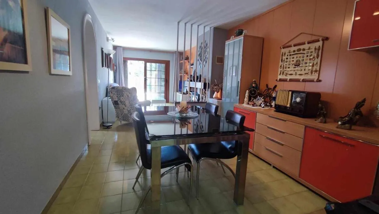 Casa Aurora, Piscina , Wifi, Jardin 5-6 Pax Villa Girona Semesterbostad