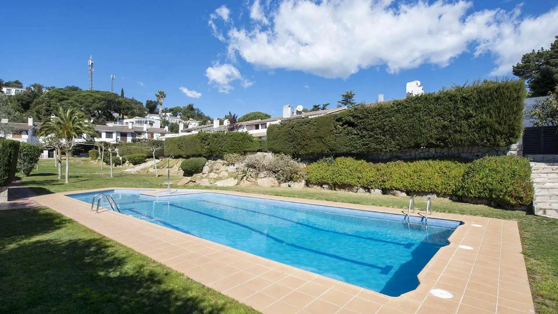 Casa Aurora, Piscina , Wifi, Jardin 5-6 Pax Villa Girona