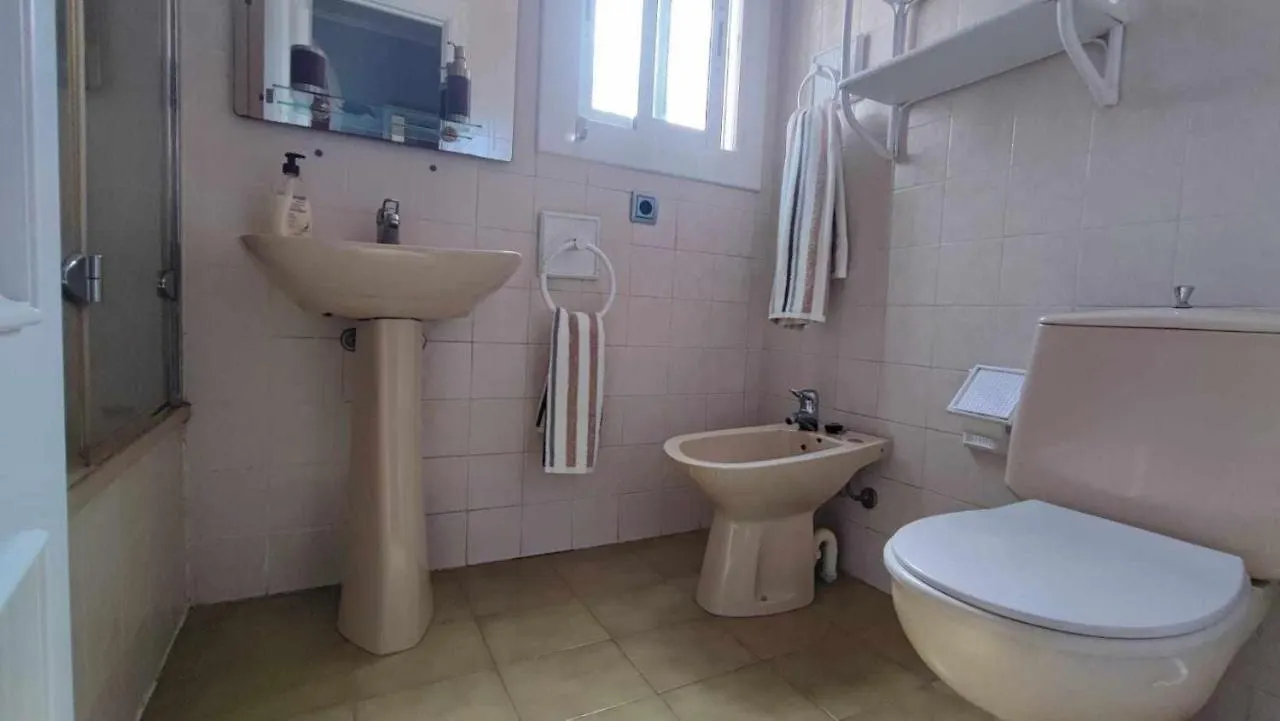 Casa Aurora Piscina Wifi Jardin 56 Pax Villa Girona Spain