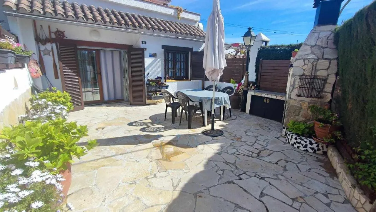 Casa Aurora Piscina Wifi Jardin 56 Pax Villa Girona 0*,